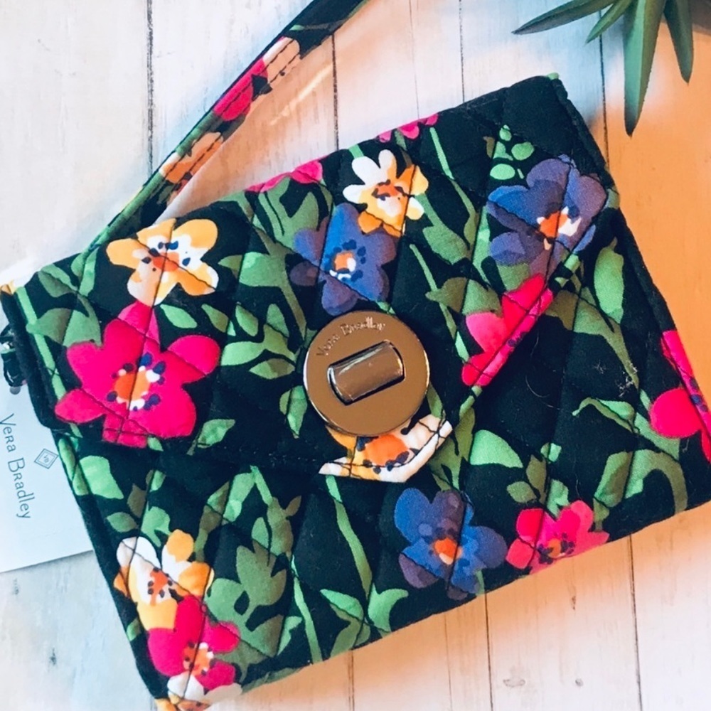 Vera Bradley wallet/wristlet!